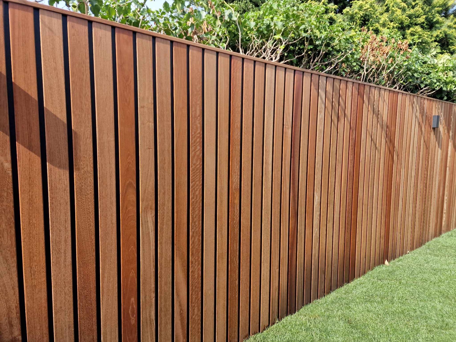 Outbuilding and fence - Turnhout (BE) Garden fences Jatoba